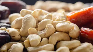 Популярный орех оказался смертельно опасным в сыром виде