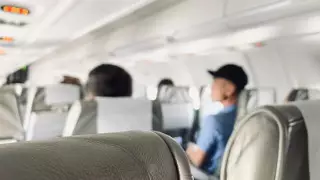 У прилетевшего без ПЦР-справки казахстанца обнаружили COVID-19