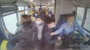 Избившие водителя автобуса мужчины задержаны в Алматинской области