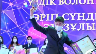 В Шымкенте вручили премии молодым специалистам