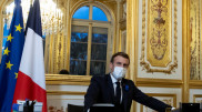 Франция наградит гражданством сотни мигрантов
