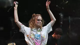 Певица Монеточка вышла замуж