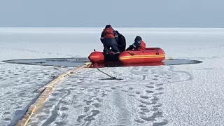 Нашли куртки и сеть: в ВКО прекратили поиски пропавших рыбаков