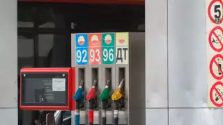 В Казахстане две крупные сети АЗС подняли цены на ГСМ