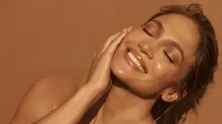 Дженнифер Лопес смыла макияж в прямом эфире