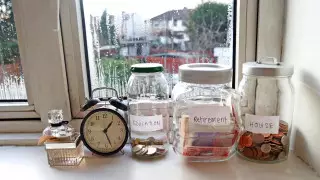 Экономист назвал лучшую валюту для сбережений в 2021 году