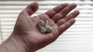 Названа опасность беспроводных наушников