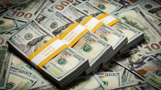 Курс доллара продолжает падать