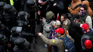 ФБР предложило награду за данные о заложивших взрывчатку у Капитолия