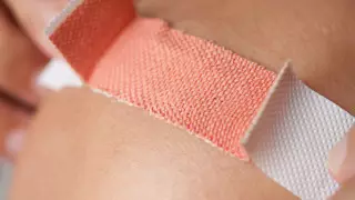 Ученые разрабатывают пластырь-вакцину против COVID-19