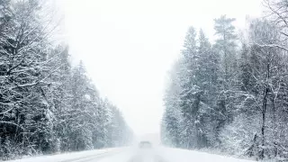 Штормовое предупреждение из-за метели объявили в четырех областях