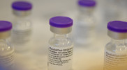 Ученые заявили об эффективности вакцины Pfizer против новых штаммов COVID-19