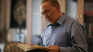 Елбасы қандай кітап оқып жүргенін айтты