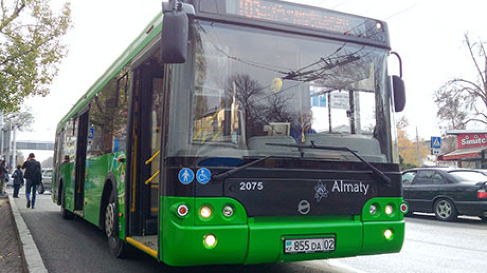 В Алматы временно изменили маршруты нескольких автобусов