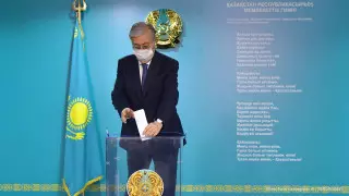Токаев проголосовал на выборах депутатов от АНК