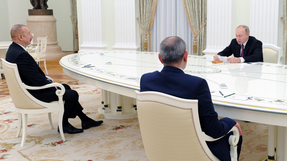 Пашинян и Алиев не пожали руки на встрече в Кремле