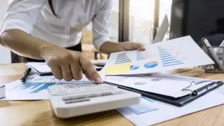 "Налоговикам надо было признать ошибку". Казахстанским бухгалтерам придется переделывать работу за 3 года