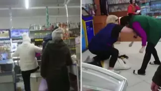 Драка женщин в магазине Уральска попала на видео