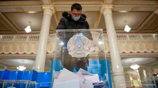 Токаев предложил снизить порог для партий на выборах