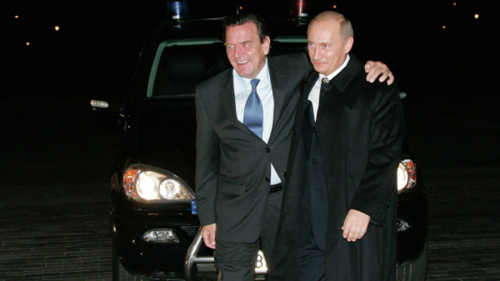 Герхард Шредер и Владимир Путин. Архивное фото