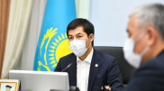 Аким ЗКО призвал отказаться от рукопожатий