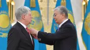 Токаев наградил российского посла