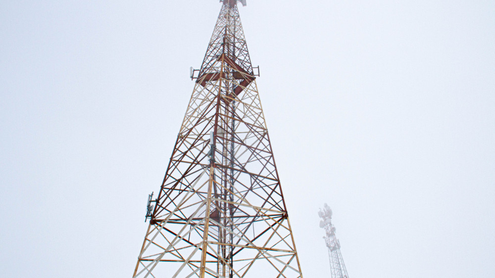Базовая станция связи в одном из поселков в Алматинской области. Фото: пресс-служба
