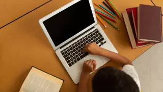 Уроки в школах отменили для 0-4-х классов в Нур-Султане