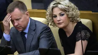 Вдова застреленного в Киеве российского депутата тайно вернулась в РФ