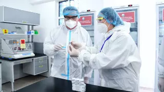 Заставят ли учителей и врачей вакцинироваться от коронавируса в Казахстане