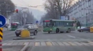 Водители пожаловались на неудобный перекресток в центре Алматы