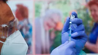 Как будут вакцинировать от коронавируса медиков и учителей Алматы