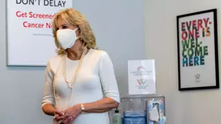 Первая леди США останется работать преподавателем