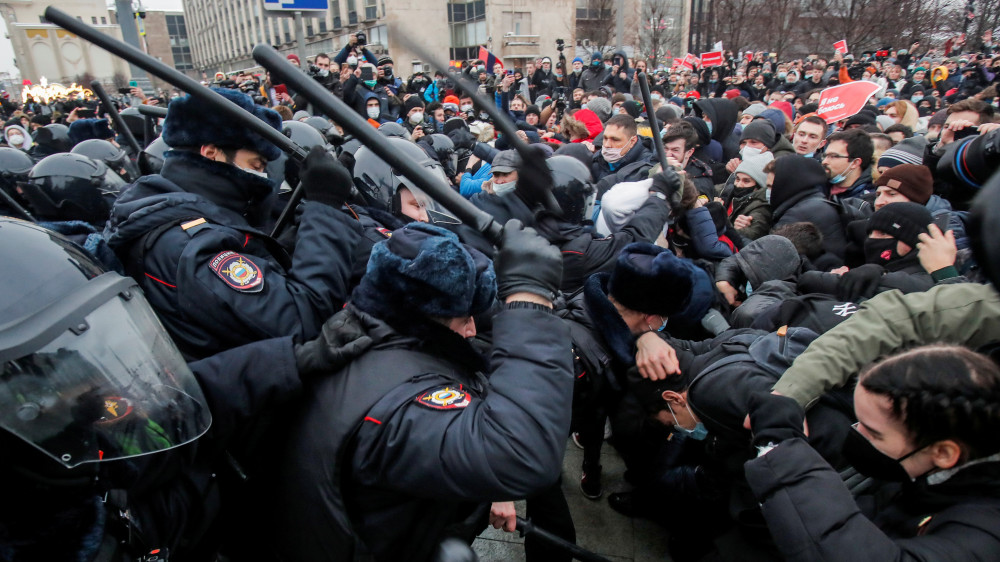 Лукашенко сравнил протесты в Беларуси и России