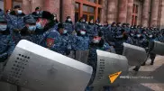 26 человек задержали на акции протеста у здания правительства в Ереване