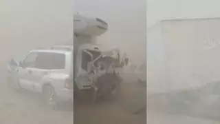 Несколько автомобилей столкнулись из-за бури в Мангистау