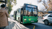 Многодетным алматинкам разрешили бесплатно ездить в автобусах