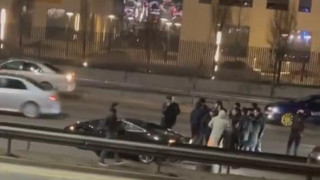 Lamborghini врезался в отбойник в Алматы