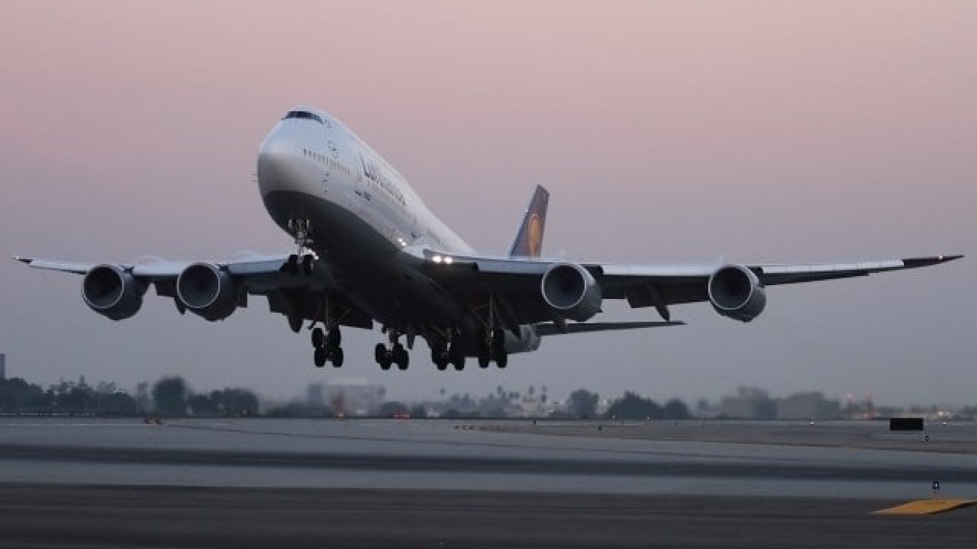 Boeing 747. Боинг 747. Boeing 747 фото. Боинг 747 фото самолета. Boeing 747-8 INTERCONTINENTAL Takeoff.