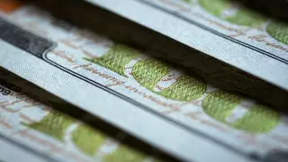 Курс доллара снизился