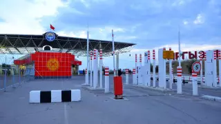 В Кыргызстане неизвестные продавали разрешение на въезд в Казахстан  