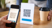 Разделение по цветам и пропуск по QR-коду: казахстанцы жалуются на нарушение своих прав