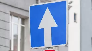 "Кармашки" на Кошкарбаева сделают односторонними в Нур-Султане