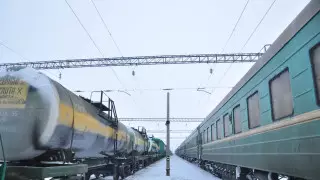 8 поездов задерживаются после схода вагонов в Жамбылской области