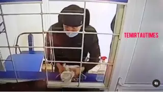 Двое мужчин облили кассира бензином и ограбили микрокредитную организацию в Караганде