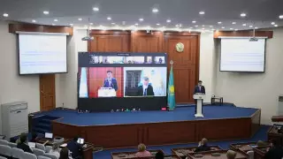 Аким Усть-Каменогорска провел отчетные встречи с населением