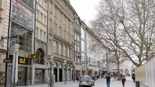 Власти Германии продлили строгий локдаун