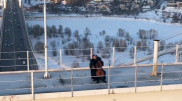 Видео с виолончелистом на подвесном мосту в Семее стало вирусным в Сети