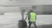 Инцидент с самолетом Qazaq Air: пилот рассказал подробности