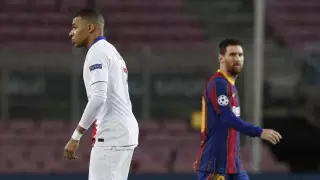 "Барселона" потерпела разгром от парижан в Лиге чемпионов